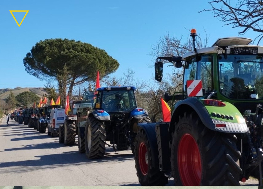 Trattori Sulle Madonie La Protesta Degli Agricoltori Siciliani