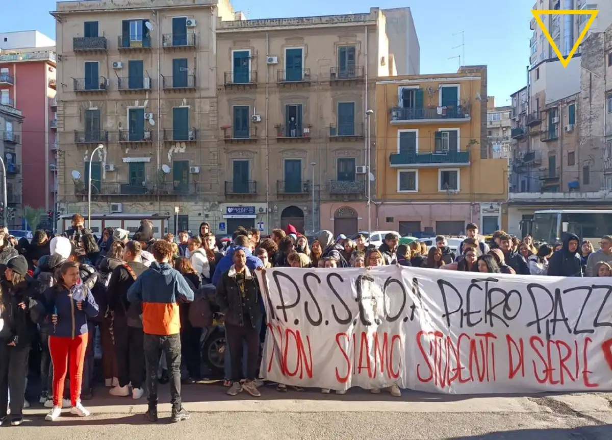 Palermo: studenti bloccano gli ingressi dell’istituto Pietro Piazza contro il freddo