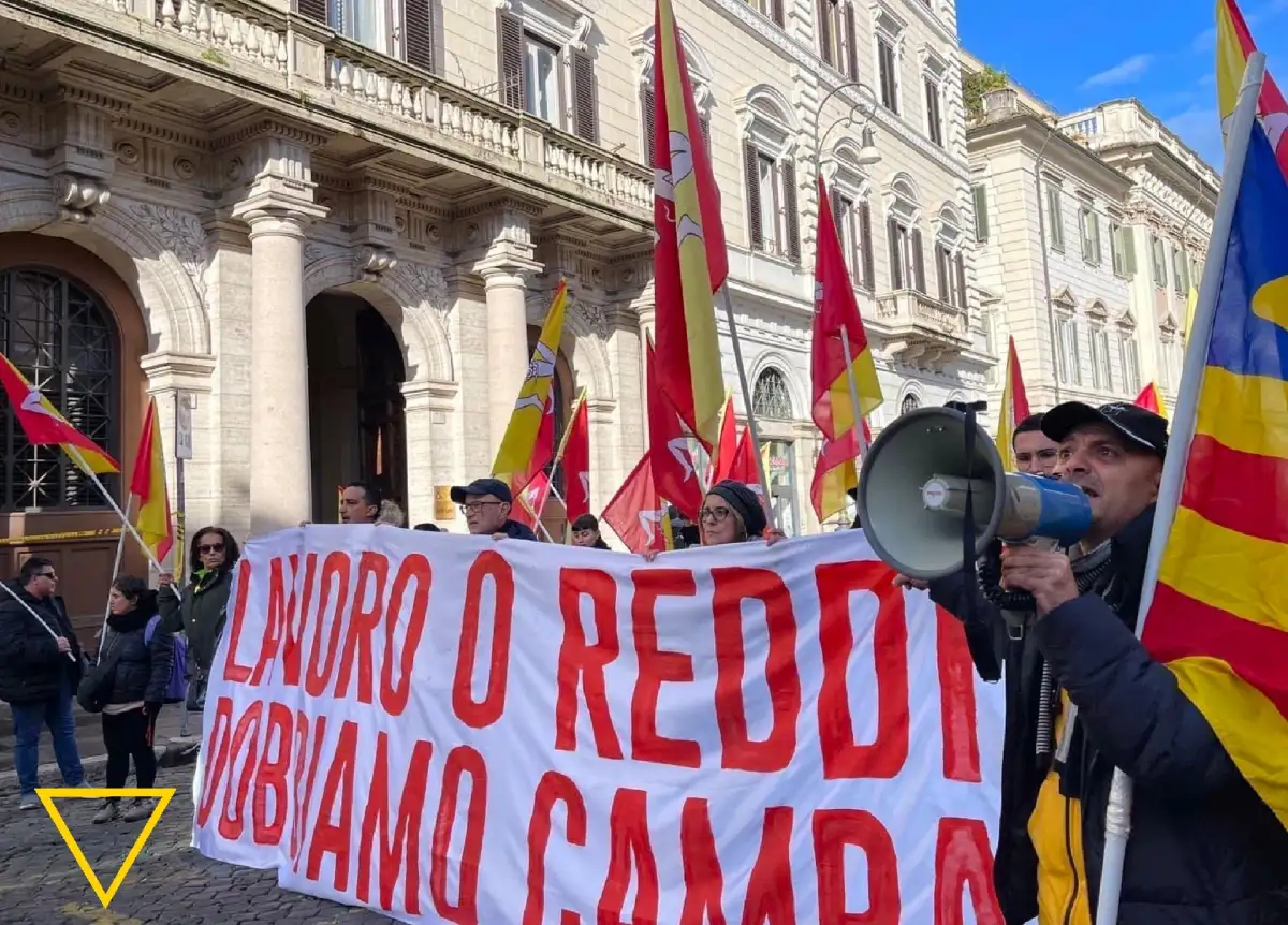 Reddito di cittadinanza, manifestazione a Roma dei disoccupati palermitani