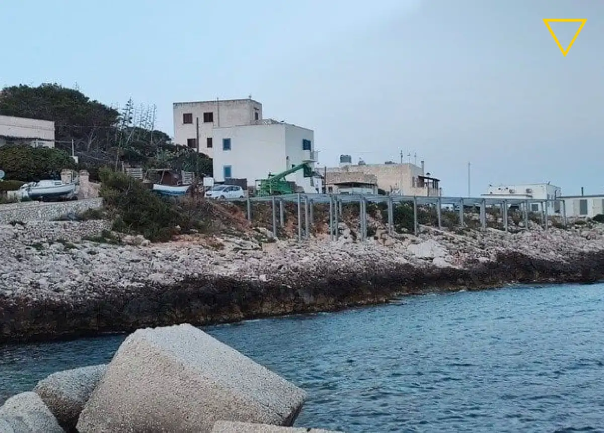 Levanzo: gli abitanti fermano la costruzione del solarium sulla costa