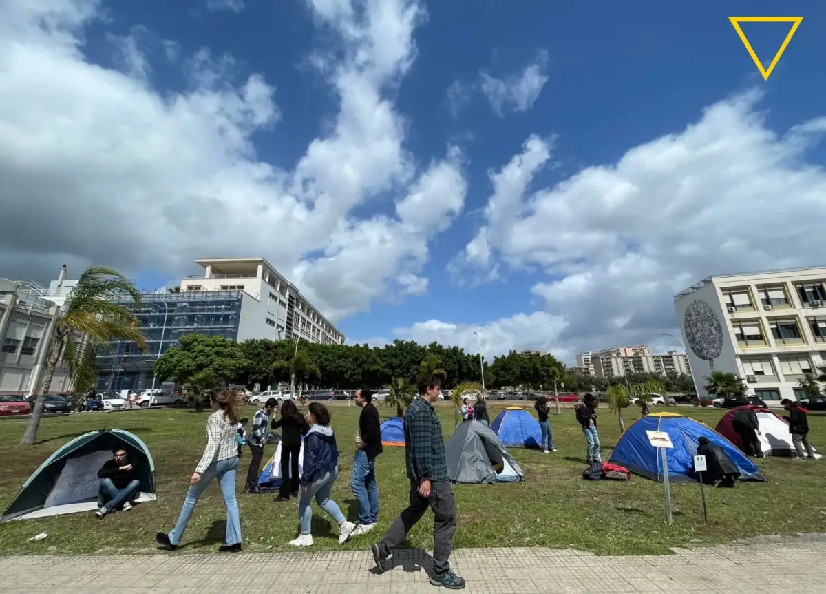 Anche a Unipa gli studenti montano le tende contro il caro-affitti