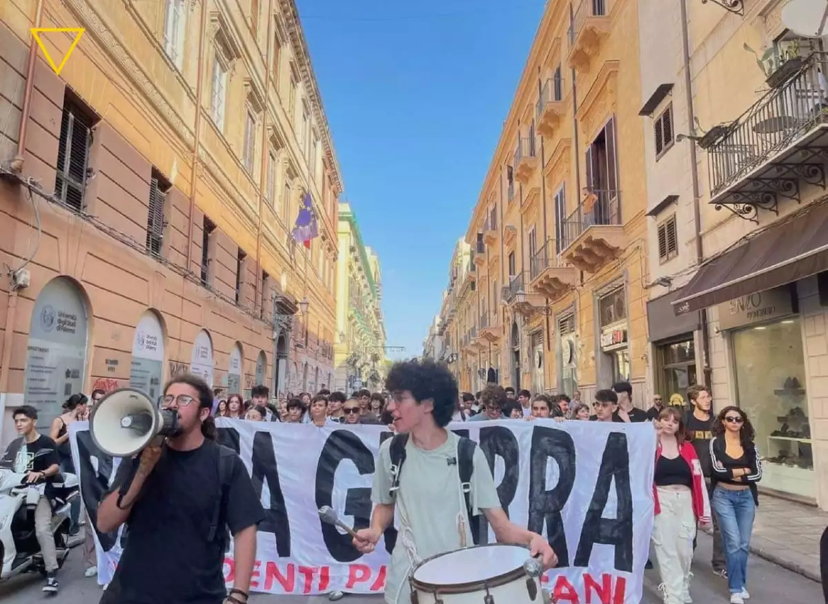 Primo corteo studentesco: centinaia di giovani in piazza