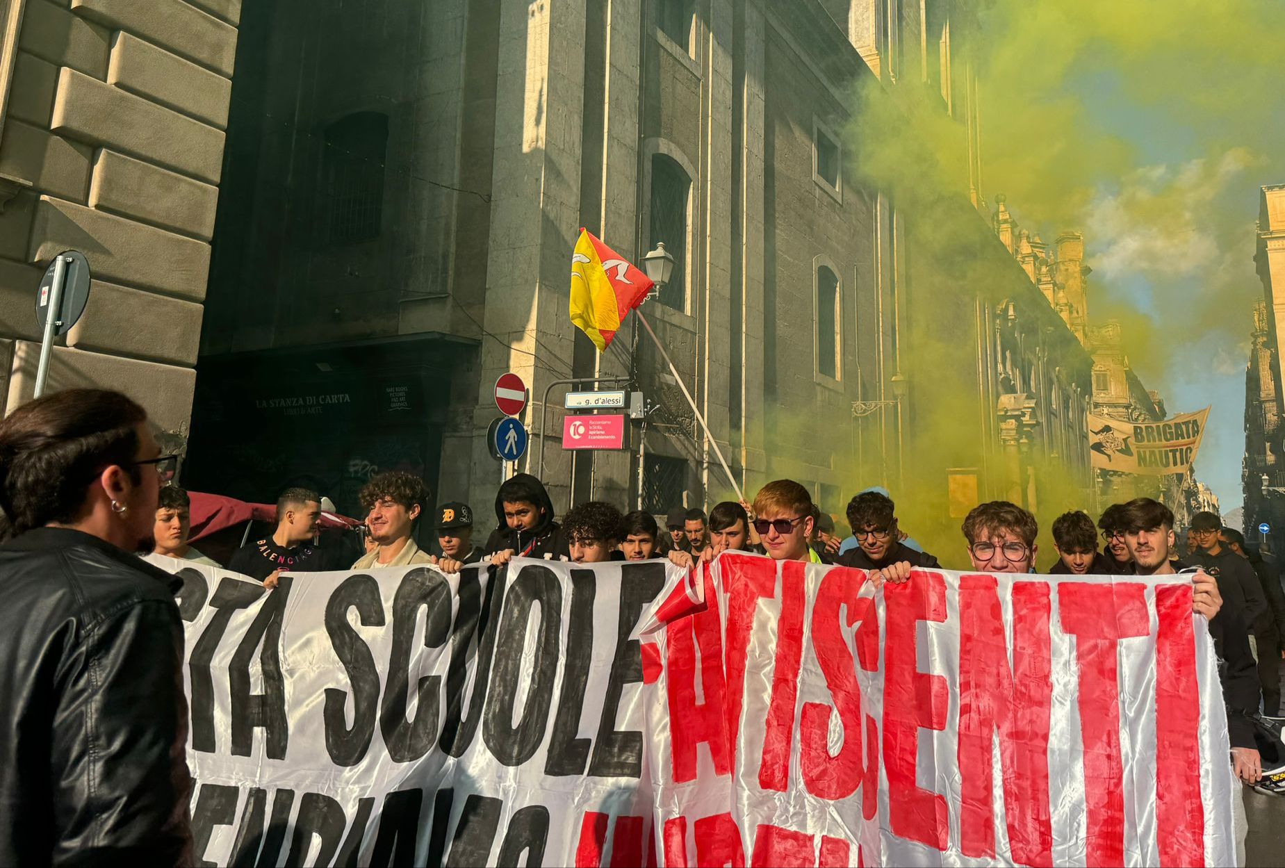 Palermo: studenti in piazza per il diritto a restare in Sicilia